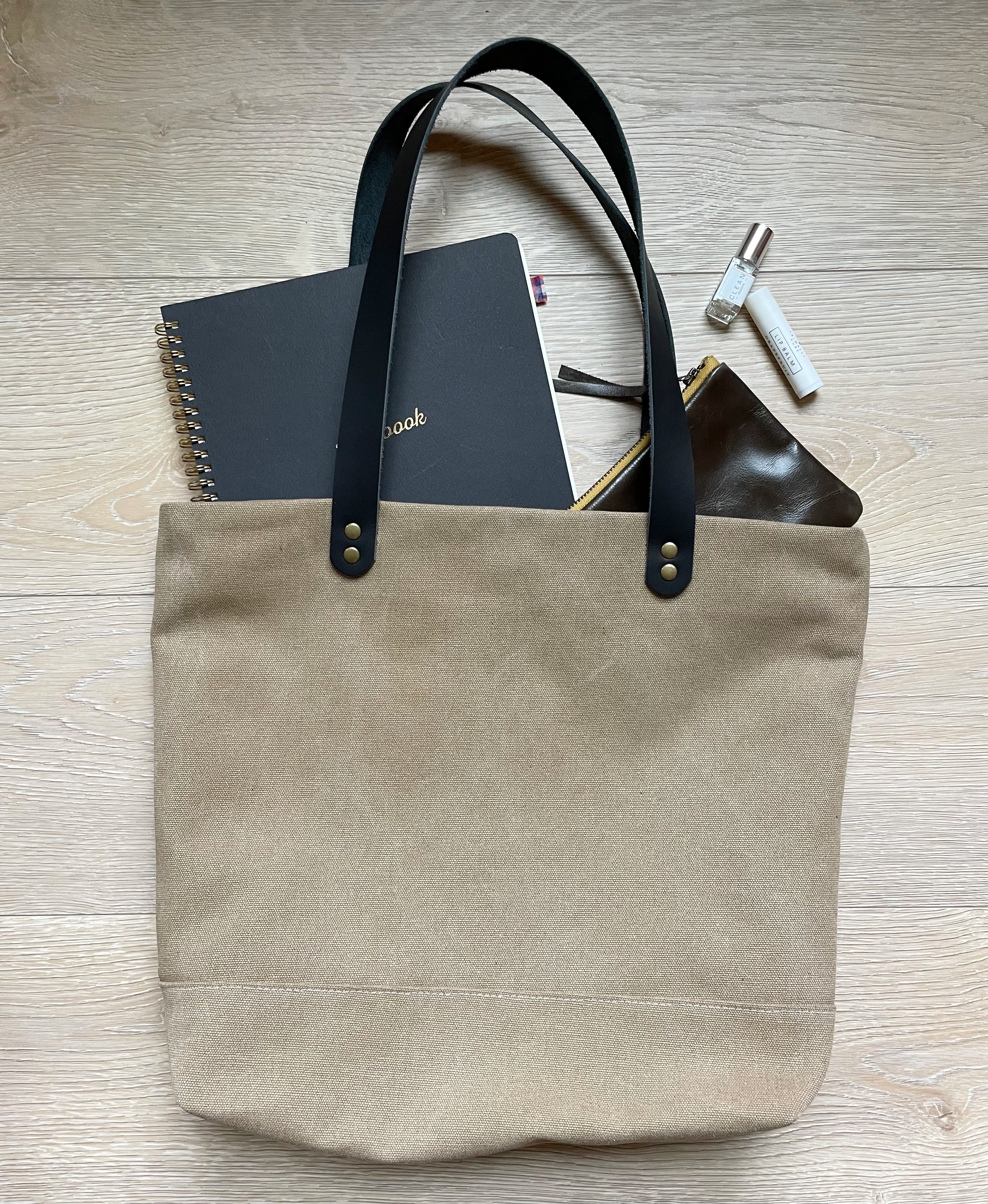 Tan canvas 2025 tote bag